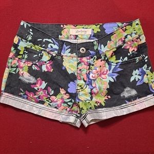 🔥KISS & cry floral shorts (1)